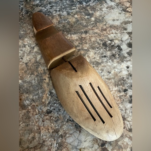 👞 Vintage Shoe Stretchers - Picture 8 of 9